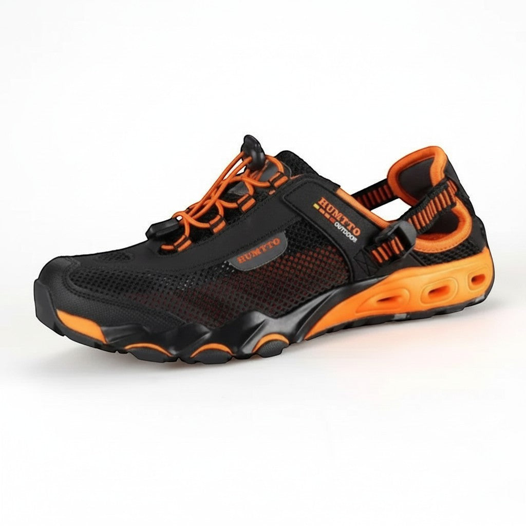 Chaussures de randonnee aquatique homme noir et orange, vue produit sur fond blanc avec design leger et respirant.