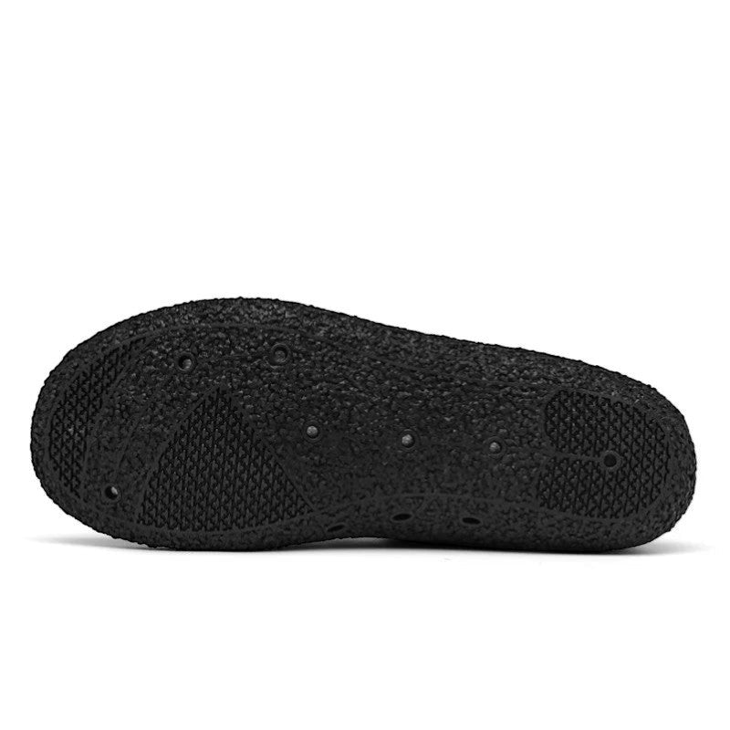 Semelle de chaussures de randonnée aquatique offrant une bonne traction et adhérence.