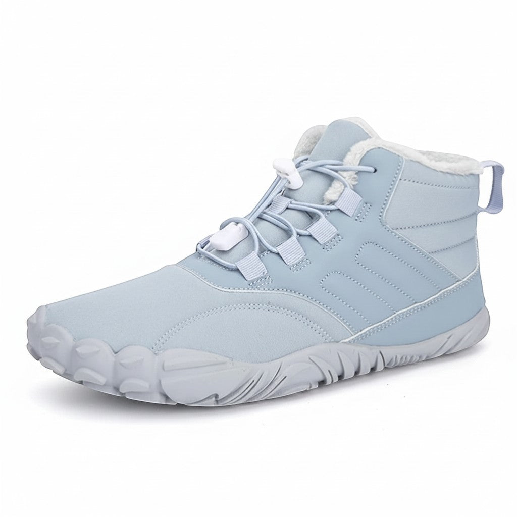 Chaussures de randonnée hiver femme bleu clair avec design léger et confort thermique.
