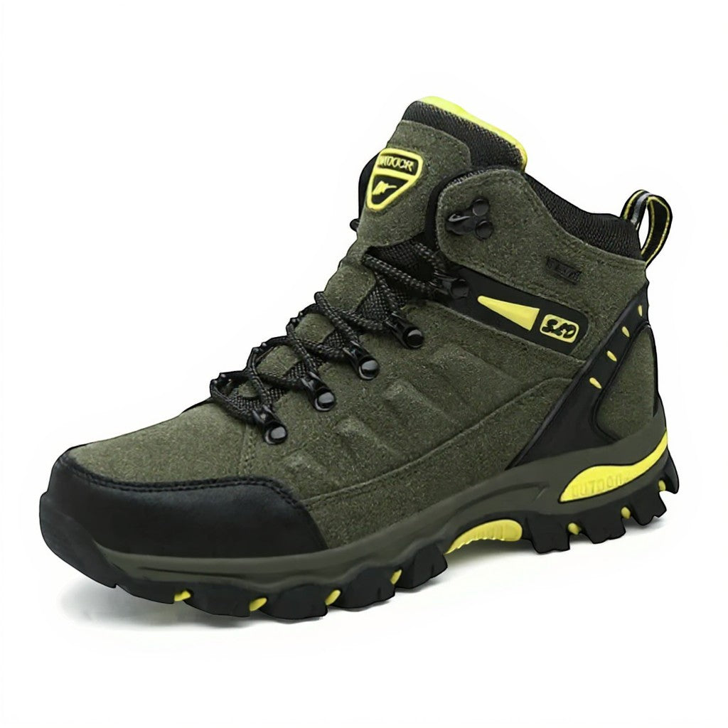 Chaussures de randonnée hiver femme kaki avec bonne isolation et résistance à l’humidité.