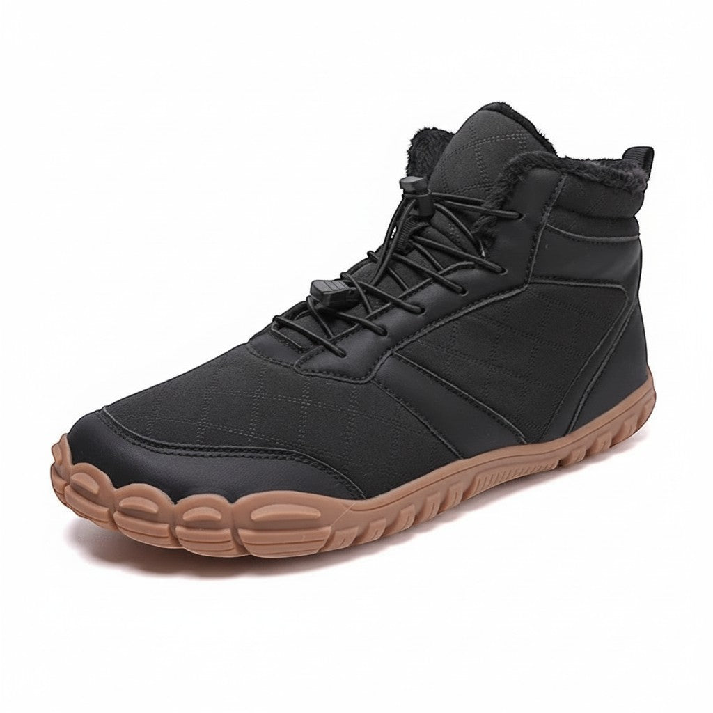 Chaussures de randonnée hiver femme noir avec isolation thermique et semelle antidérapante.