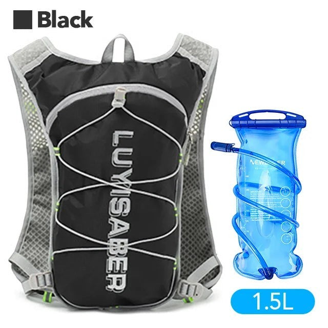 Gilet d'hydratation de course à pied Passion Randonnée en nylon noir léger, avec bretelles réglables et poche à eau de 1,5 l.