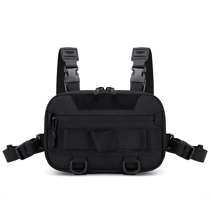 Harnais de poitrine tactique noir Passion Randonnée, doté d'un système MOLLE et de sangles réglables, destiné à une utilisation en plein air.