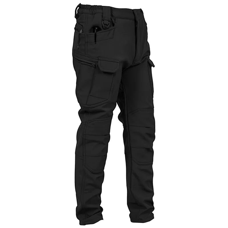 Pantalon de randonnée tactique noir « Passion Randonnée » pour homme, confectionné dans un mélange épais de polyester, de coton et de nylon. Doté de nombreuses poches zippées et de genoux renforcés.