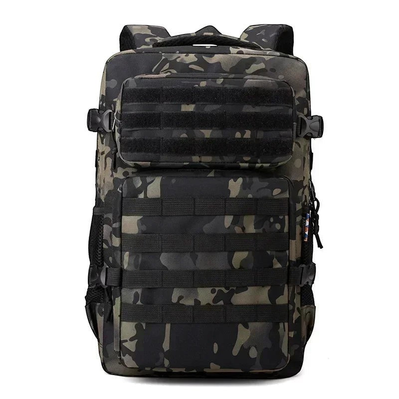 Sac à dos Passion Randonnée 35 L, motif camouflage, en nylon et tissu Oxford, avec système MOLLE et traitement déperlant.