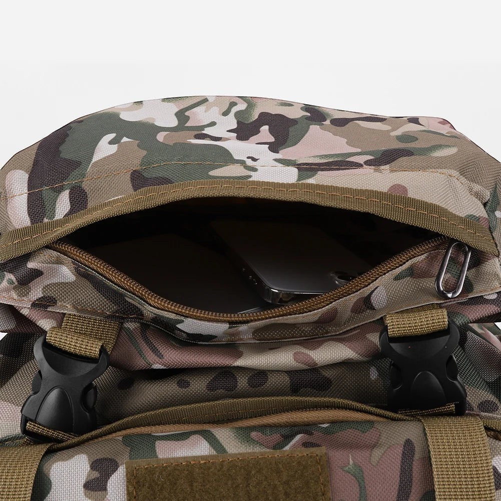 Sac à dos de randonnée Passion Randonnée 80 L, motif camouflage, en tissu 600D, à dos souple, modèle unisexe doté de nombreuses poches et de fermetures à boucle.