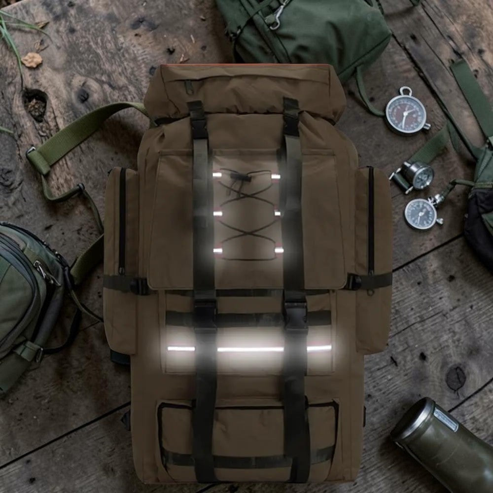 Sac à dos de randonnée Passion Randonnée 130 L en polyester beige, doté de bandes réfléchissantes et de cordons élastiques. Comprend un système d'hydratation.