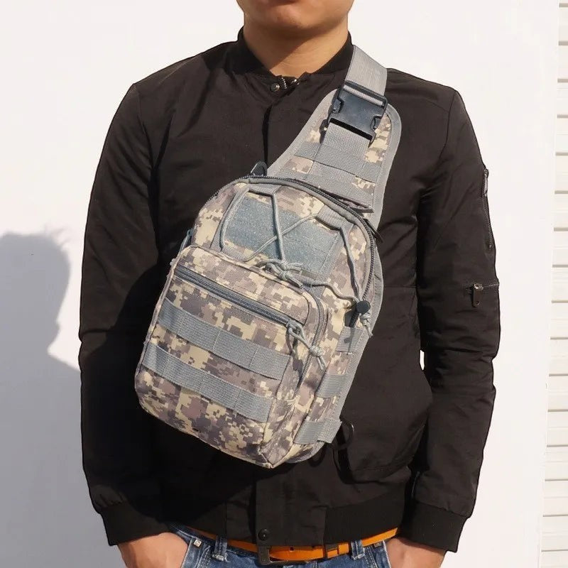 Sac à bandoulière tactique Passion Randonnée, motif camouflage numérique, nylon 600D, conception à multiples poches.