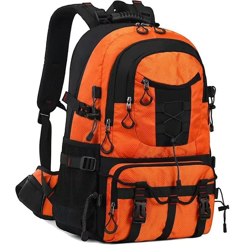 Sac à dos de randonnée Passion Randonnée en nylon imperméable orange et noir, avec port USB et capacité réglable.