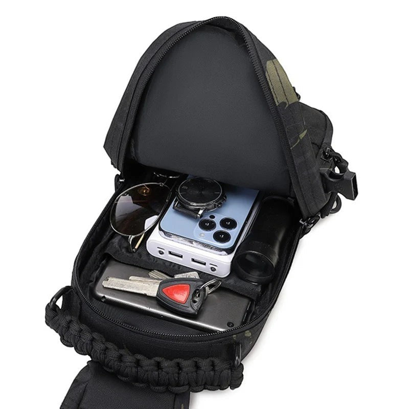 Sac de poitrine tactique Passion Randonnée en nylon noir, pouvant contenir un téléphone, des clés, des lunettes de soleil, une montre et une batterie externe