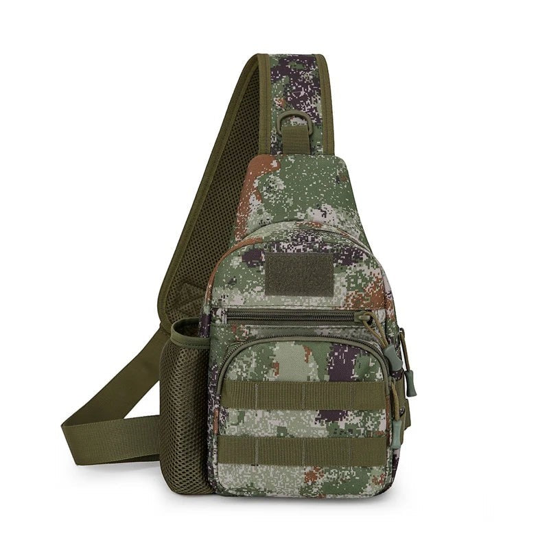 Sac bandoulière Passion Randonnée en nylon camouflage, avec porte-bouteille et multiples poches, pour la randonnée et les activités de plein air.