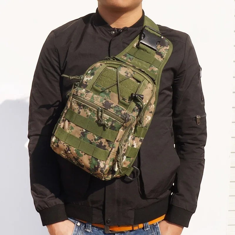 Sac à bandoulière tactique Passion Randonnée à motif camouflage, en nylon 600D, doté de nombreuses poches, conçu pour la randonnée en plein air.