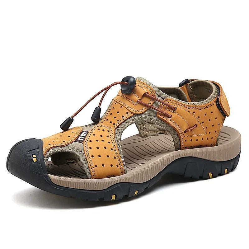 Sandales gladiateur pour homme Passion Randonnée en cuir marron clair, avec fermeture velcro et semelle en caoutchouc.
