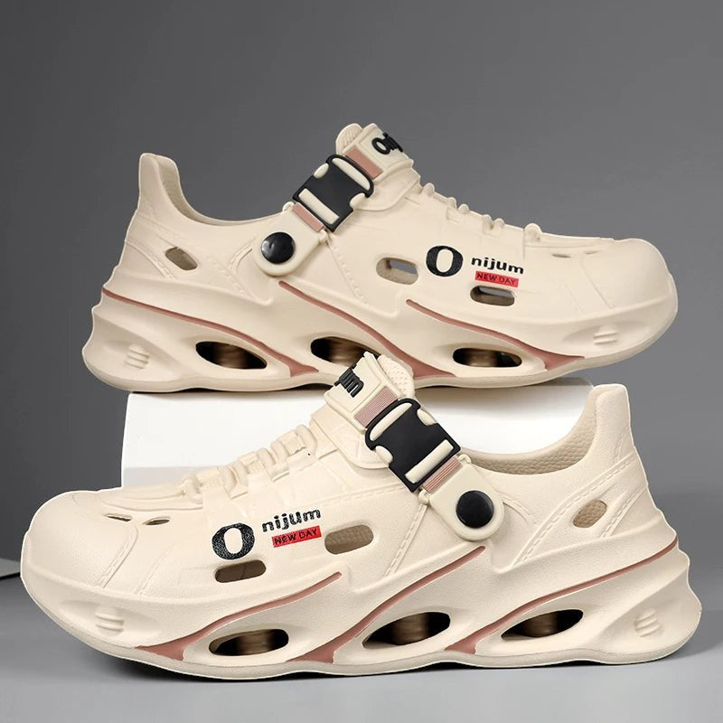 Sandales sans lacets pour homme Passion Randonnée, de couleur beige, respirantes, avec bride réglable et semelle rembourrée.
