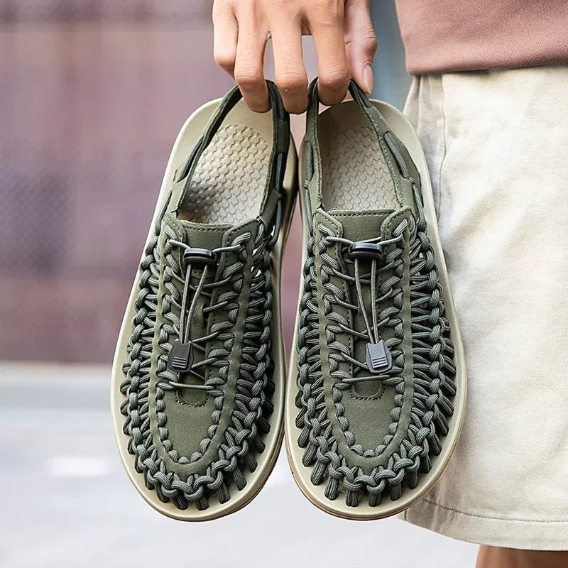 Sandales de randonnée unisexes « Passion Randonnée » en tissu vert, avec lacets réglables et semelle en polyuréthane résistante.