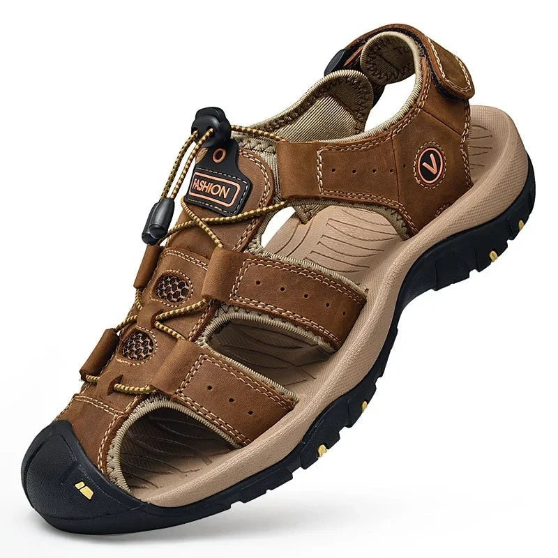 Sandales de randonnée pour homme Passion Randonnée en cuir marron, avec sangles réglables et semelle en caoutchouc.