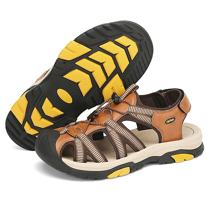 Sandales de randonnée unisexes Passion Randonnée, de couleur marron, à bout ouvert, avec des lanières réglables et une semelle en caoutchouc résistante.