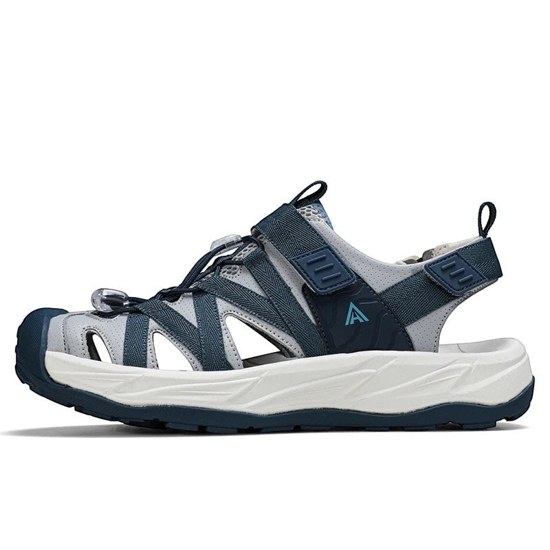 Sandales de randonnée Passion Randonnée en polyester respirant, gris et bleu marine, à bout fermé et semelle en caoutchouc.