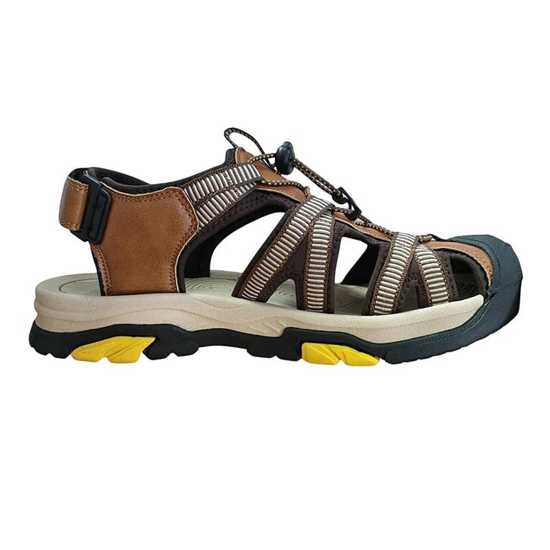 Sandales de randonnée unisexes Passion Randonnée, de couleur marron et beige, dotées de sangles réglables et d'un renfort de protection au niveau des orteils.