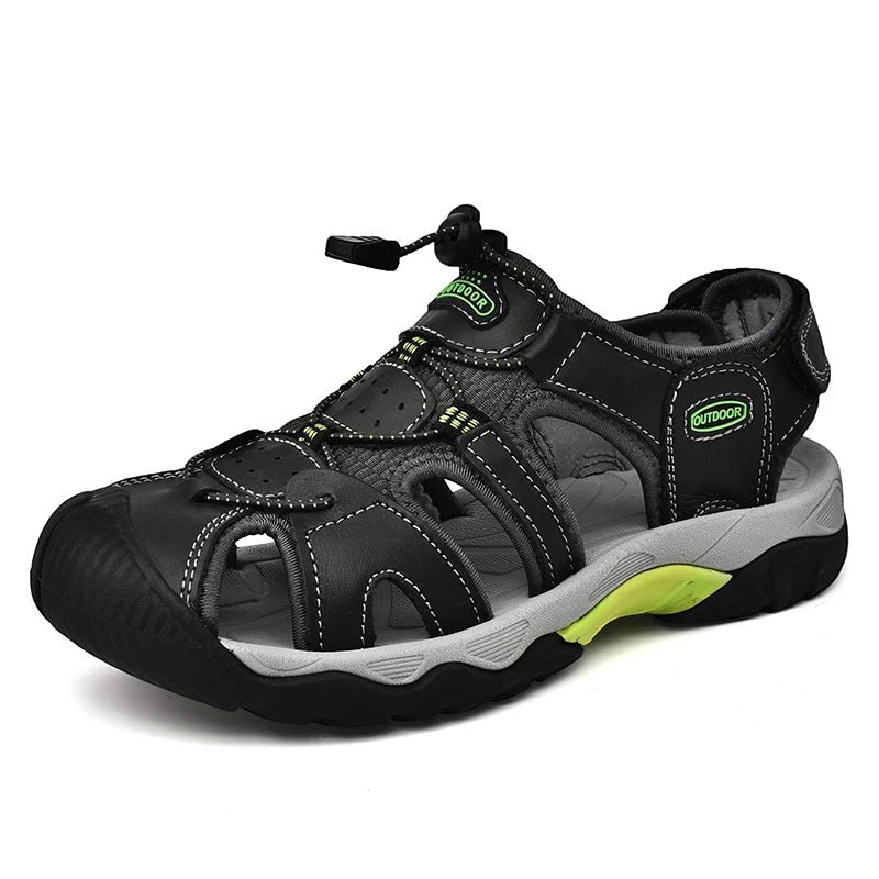 Sandales de randonnée pour homme Passion Randonnée en cuir noir, rehaussées de touches de gris et de vert citron, avec des lanières réglables.