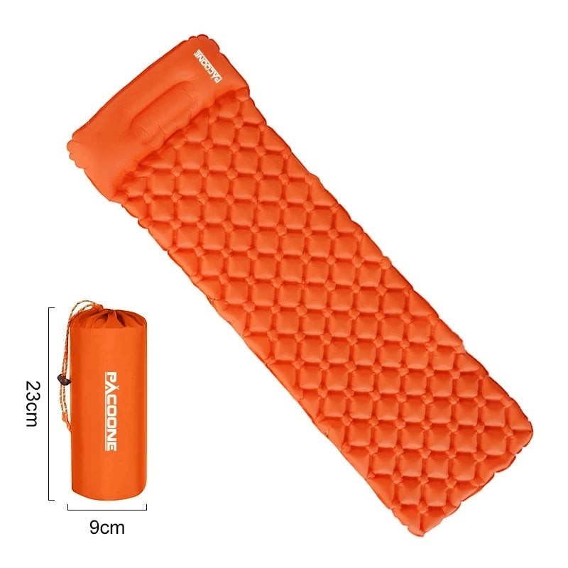 Matelas gonflable orange Passion Randonnée ultraléger avec oreiller, en nylon thermoplastique. Compact et pliable, idéal pour le camping.