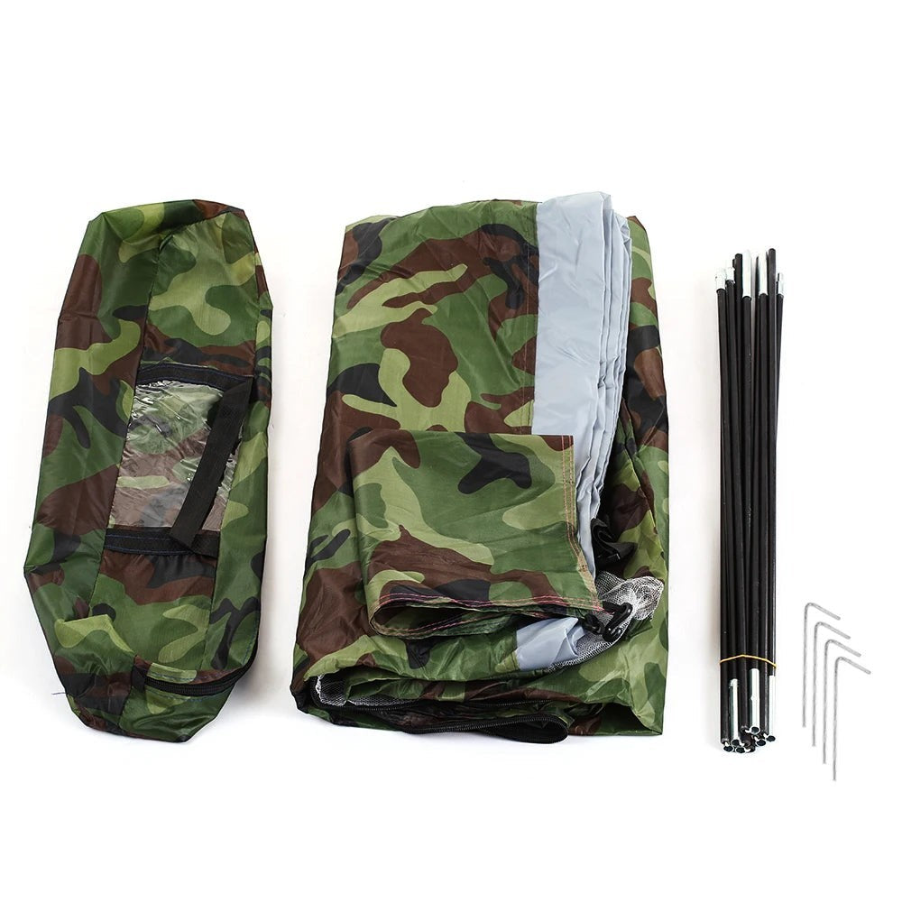 Kit tente camouflage Passion Randonnée avec toile, sac de rangement, arceaux et sardines, prêt à être installé pour le camping ou le bivouac.