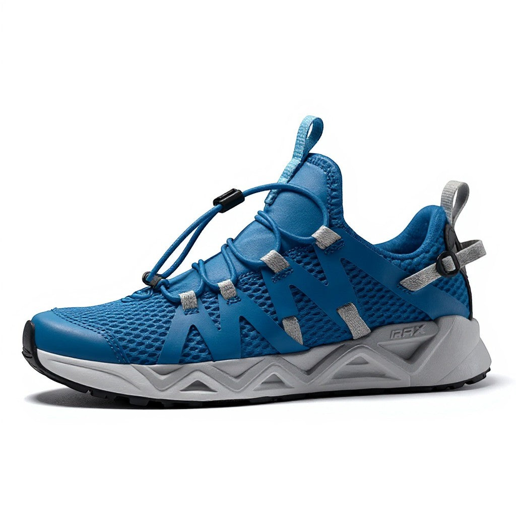 Chaussure aquatique bleue Passion Randonnée vue de profil, avec tige respirante en mesh, cordon de serrage et semelle crantée pour les activités outdoor.