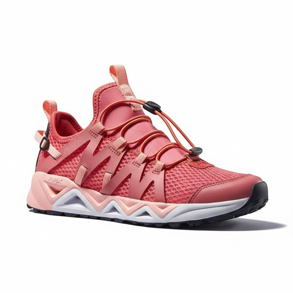 Chaussure aquatique rose Passion Randonnée présentée sur fond clair, avec laçage rapide, tige en mesh et semelle antidérapante pour randonnée légère et bord de l’eau.