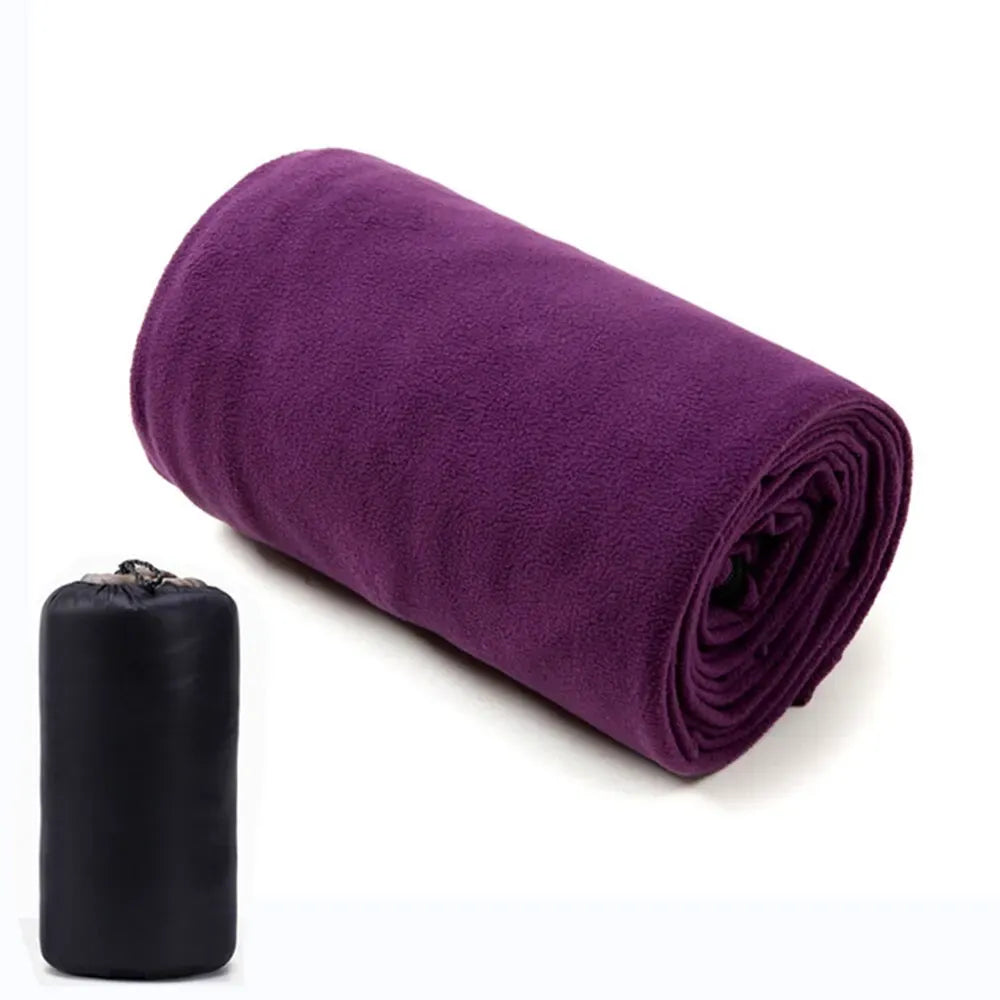 Texture du tissu polaire du drap sac de couchage Passion Randonnee, chaleur optimale.
