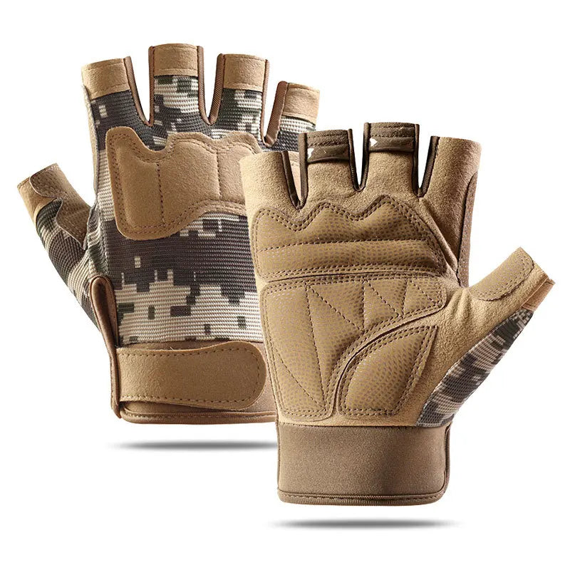 Gants randonnée demi doigts respirants anti dérapant porté en action outdoor Passion Randonnée.