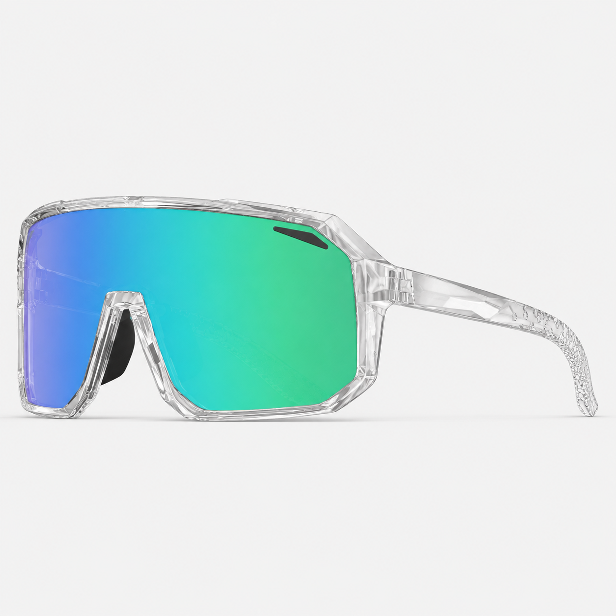 Détail des verres UV400 des lunettes de randonnée Passion Randonnée, protection totale.