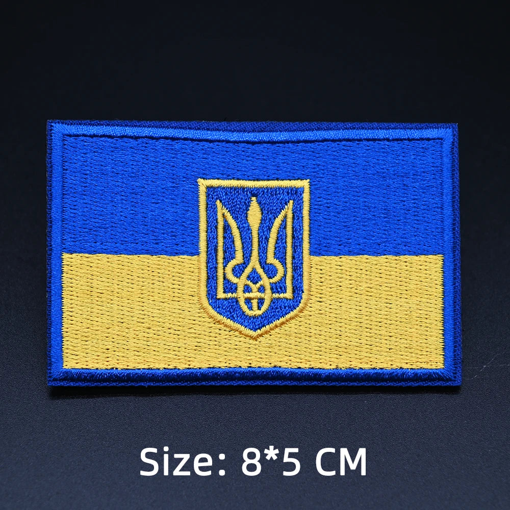 Détail fermeture de patch drapeau sac randonnée brodé Passion Randonnée.