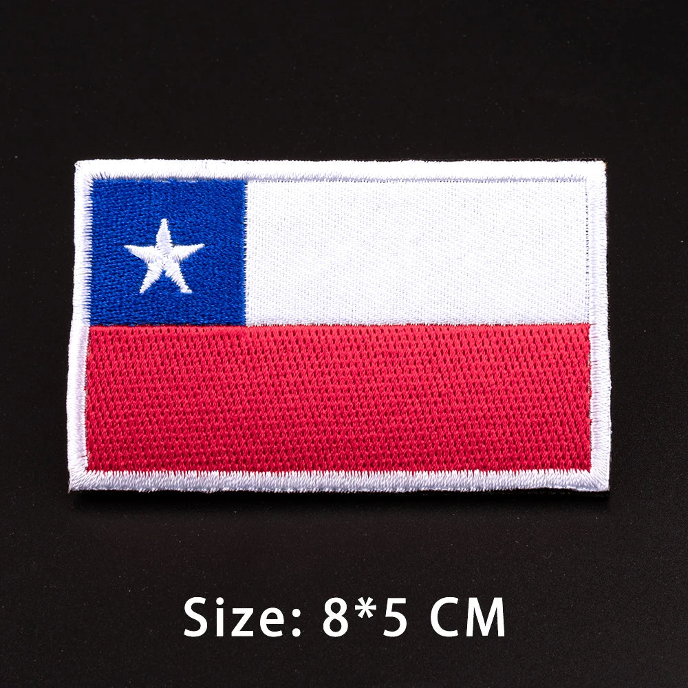Mise en situation de patch drapeau sac randonnée brodé Passion Randonnée.