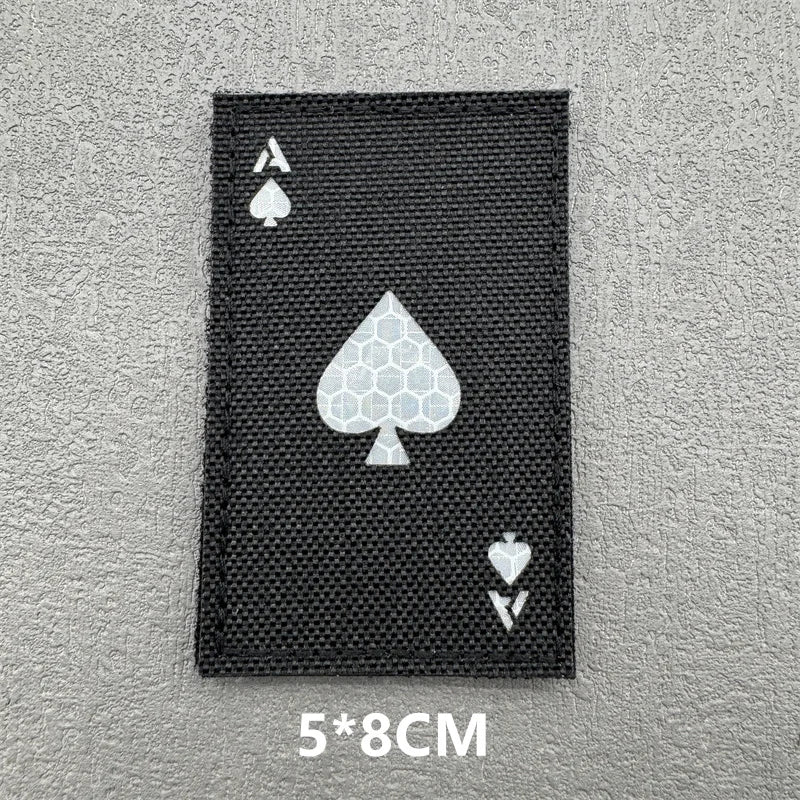 Patch velcro motif original pour équipement randonnée utilisé sur sentier de montagne Passion Randonnée.