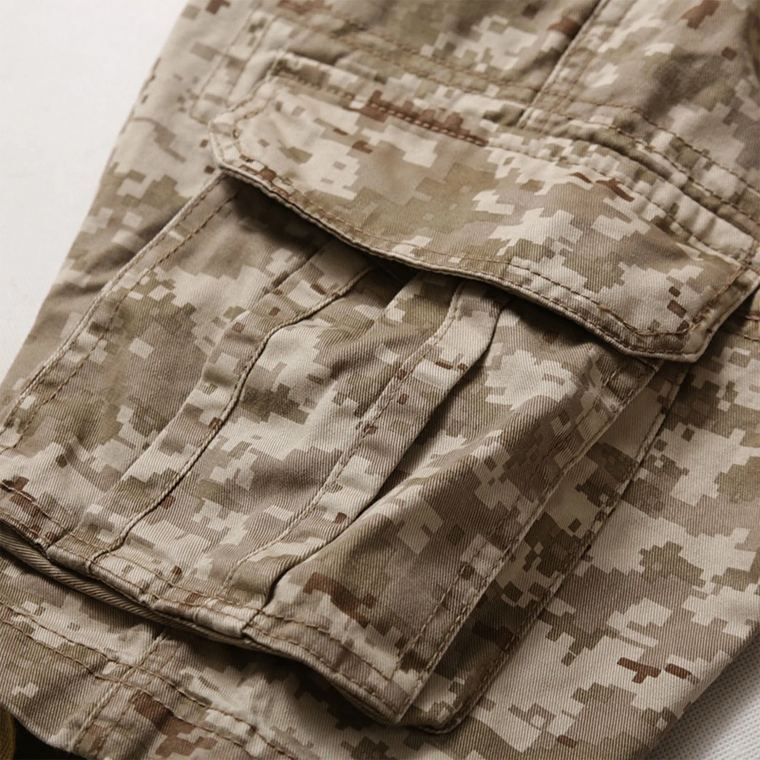 Détail tissu de short randonnée camouflage outdoor Passion Randonnée.