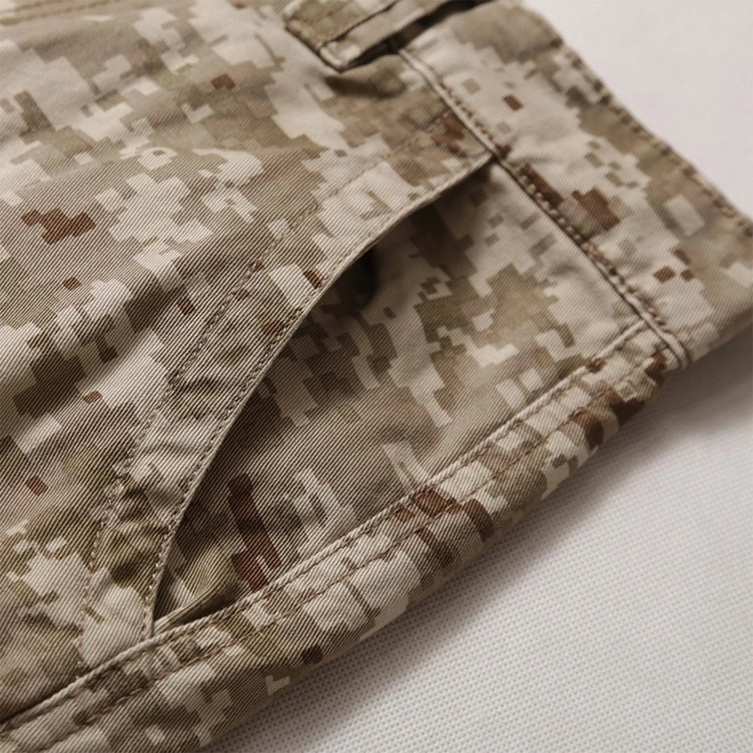 Profil de short randonnée camouflage outdoor pour trekking Passion Randonnée.