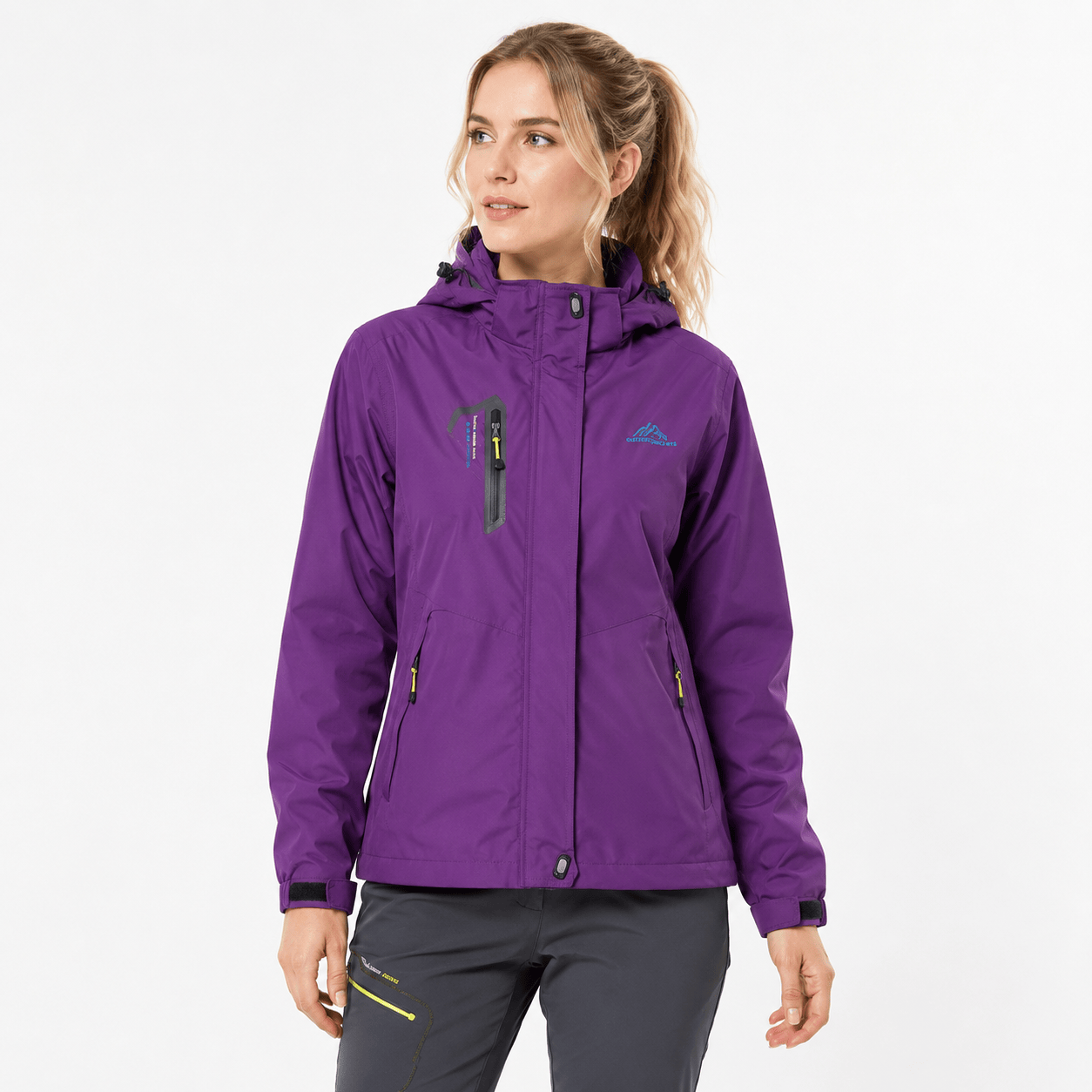 Veste coupe-vent femme Passion Randonnee, capuche protectrice, legere et respirante.