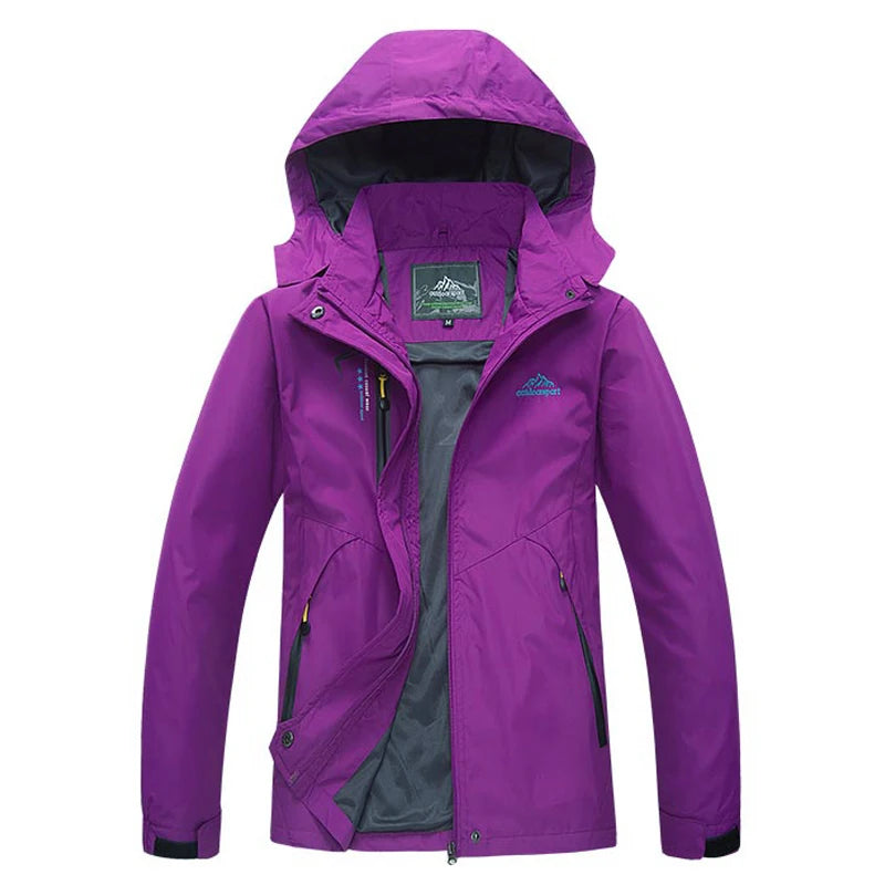 Veste trekking femme légère violette, vue de face avec capuche, Passion Randonnée